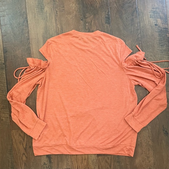 PAINTED HEART cold shoulder top, size XL, NWOT - Picture 2 of 9